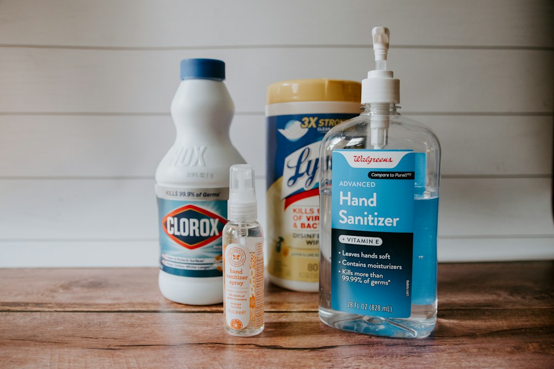 Kitranden schoonmaken zonder de kit te beschadigen